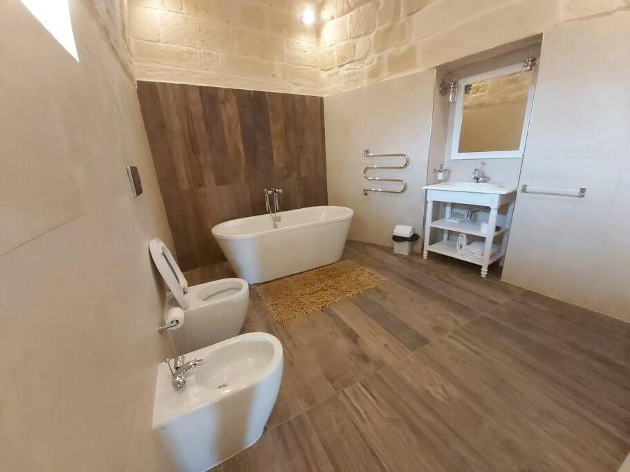 Farmhouse Villa With Large Pool And Garden In Gozo Għarb Exterior foto